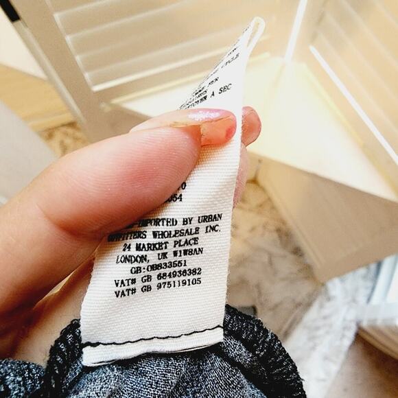 FREE PEOPLE FIELD OF BUTTERFLIES TUNIC SIZE XS (OVERSIZED) - Picture 10 of 10